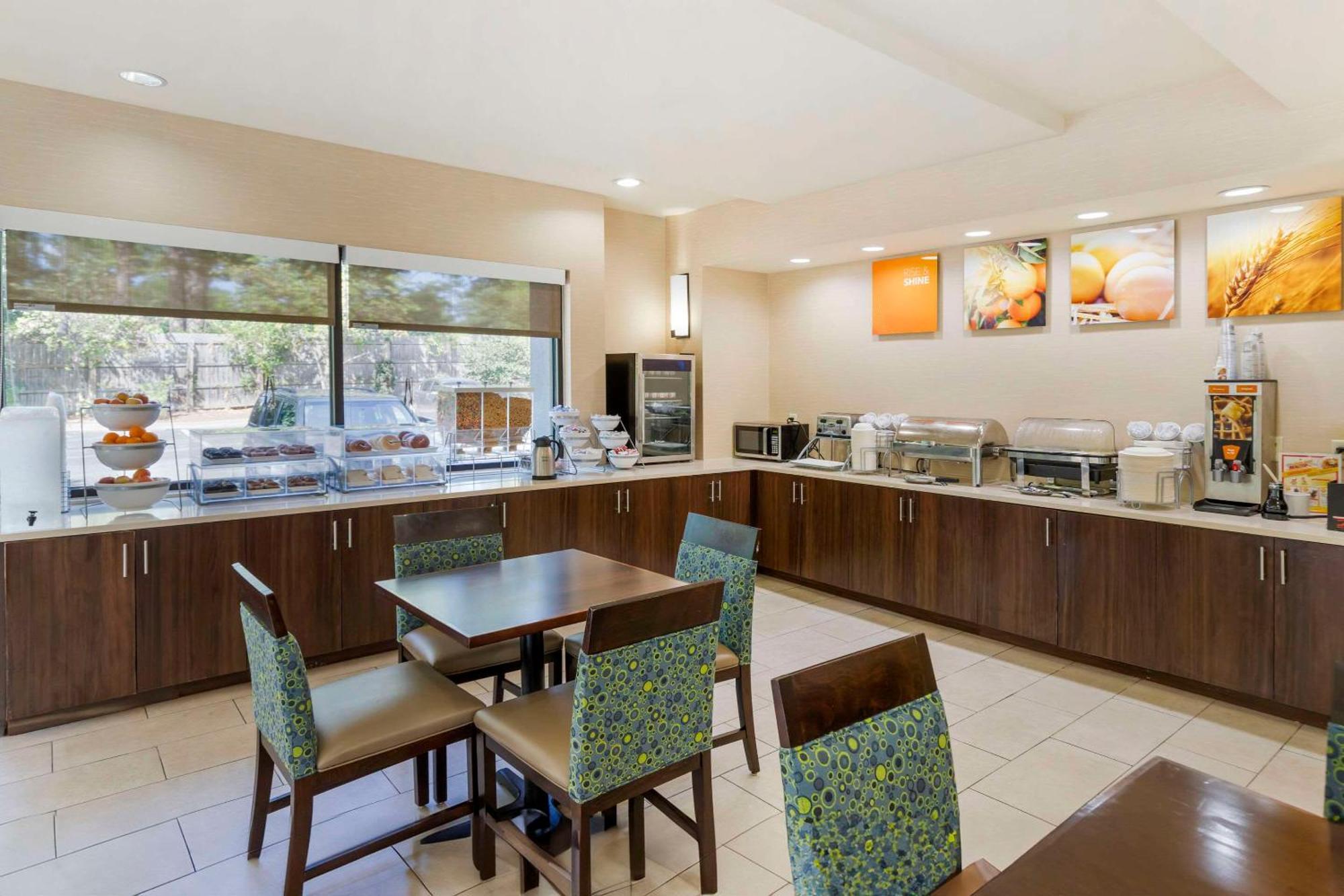 Comfort Suites Columbia Northeast - Fort Jackson Экстерьер фото